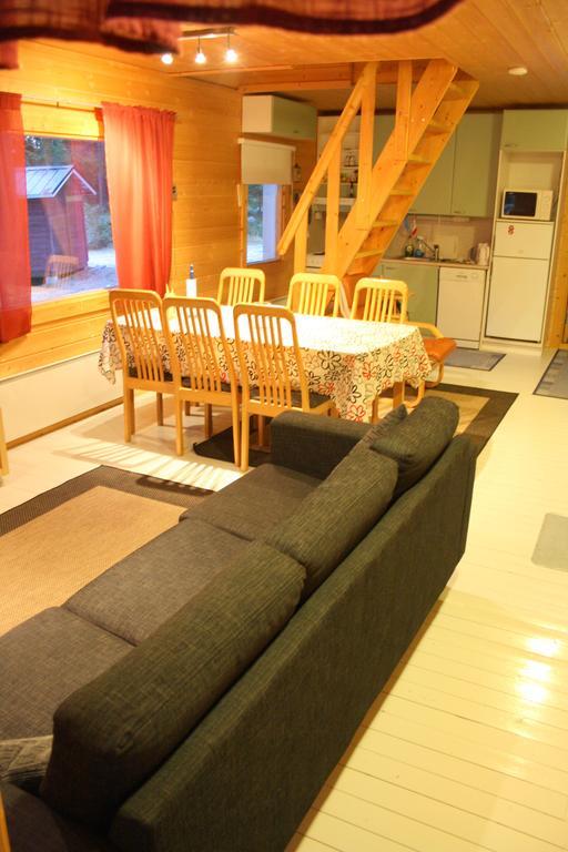 Vanha Vaeaetaenen Cottage Vaatanen Exterior foto